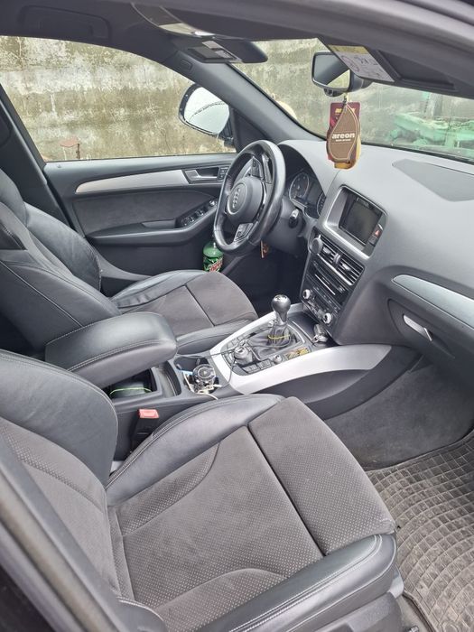 Vând Audi Q5.      .