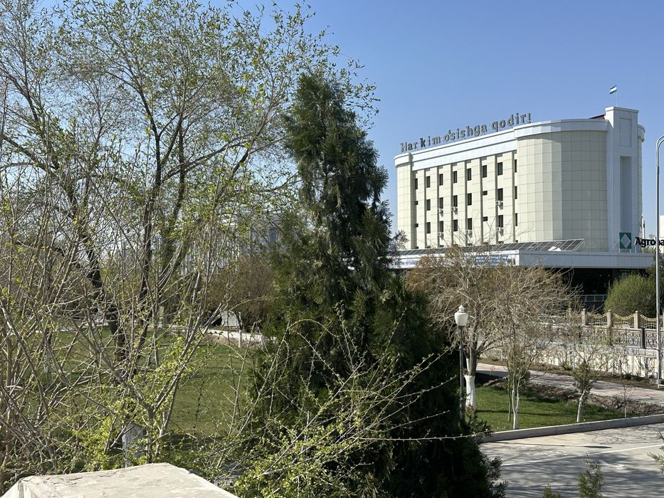 Urganch shahar markazida bino sotiladi