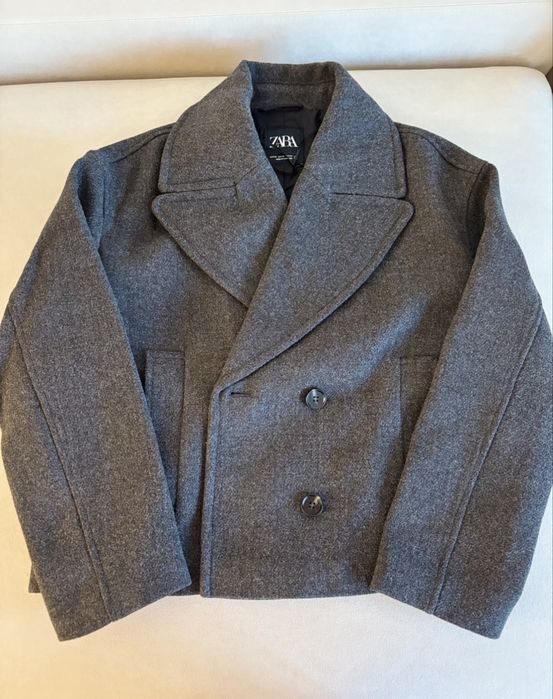 Късо палто ZARA . Ново с етикет