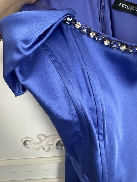 Официална синя рокля