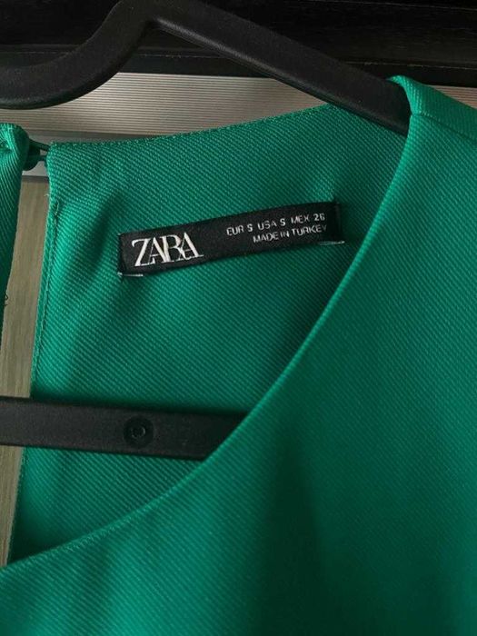 O rochie de vara scurta Zara, marimea S