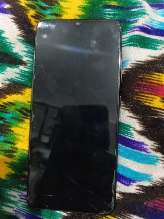 Tecno pova 5, Galaxy A32 .