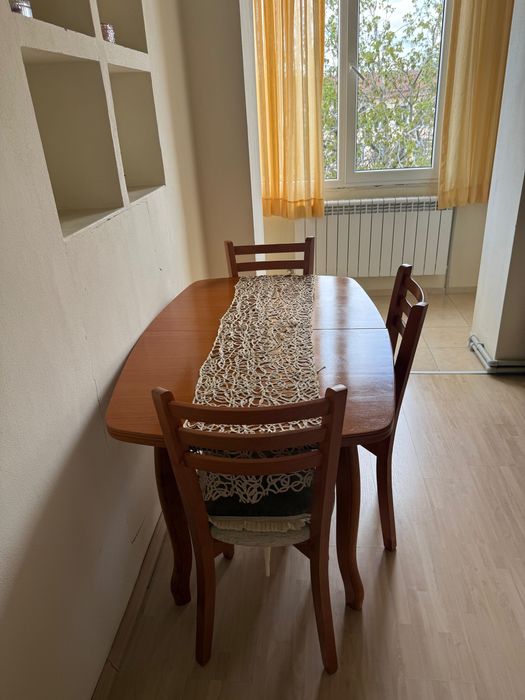 Кухненска маса + 3 стола комплект, много запазени