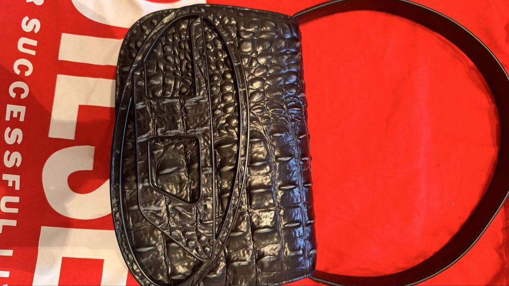 Культовая сумка DIESEL