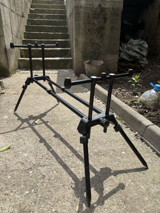 Стойка за въдици Delphin CRABER Mini (Rod Pod) – компактна и стабилна