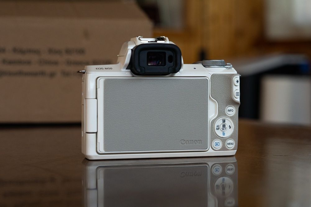 Canon m50 mark i + аксесоари