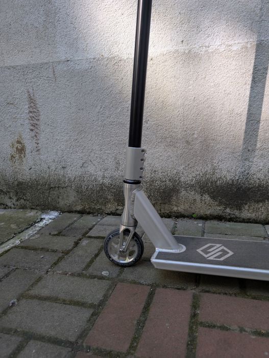 Trotineta Striker Gravis L (scoot)