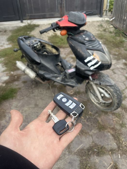 Надежный Скутер Рейсер ЛУПУС