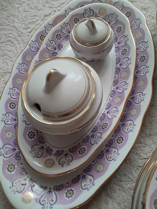 Столовый сервиз фарфоровый