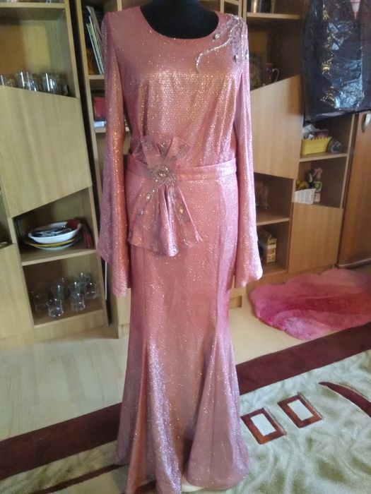 Vind rochii de gală