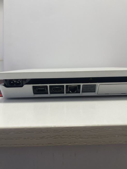 SonY  PS 4 slim бял