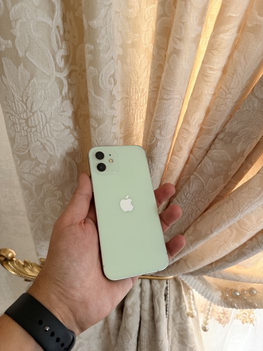 iPhone 12/128GB - В идеальном состоянии