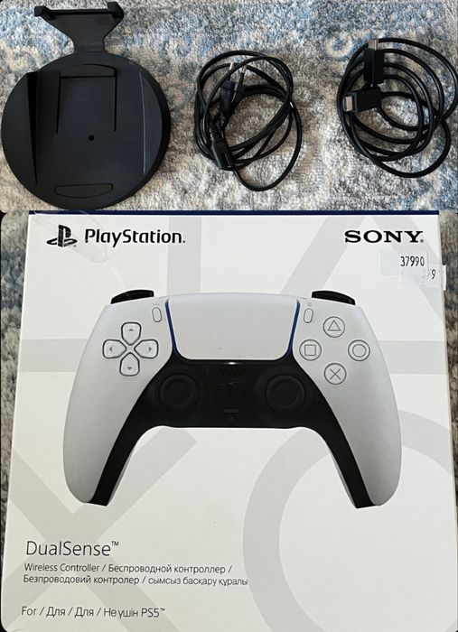 PlayStation 5 (2 джойстика+ игры)