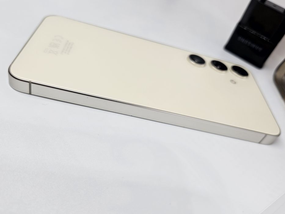 Samsung Galaxy S24 256Gb/8Ram White