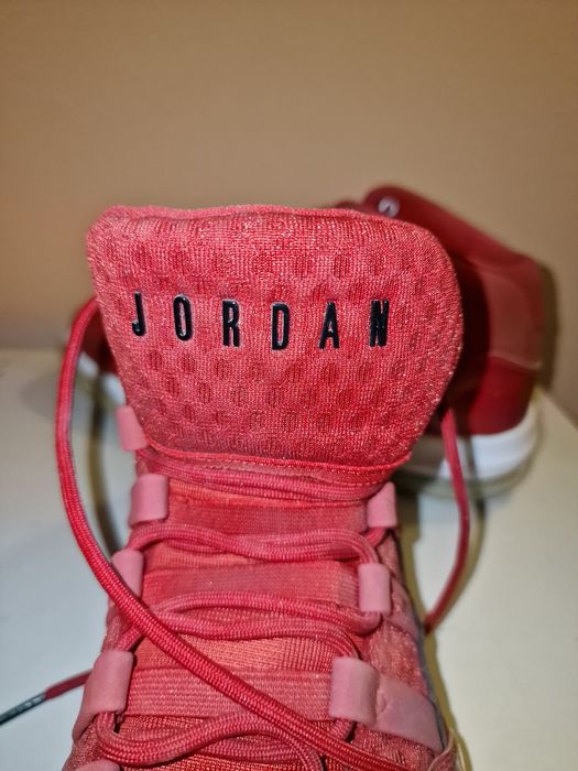 Vand jordans max aura gym red