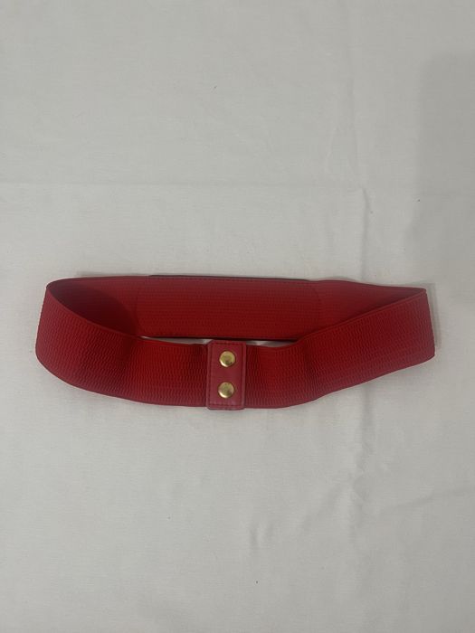 Красный пояс на резинке, брелок