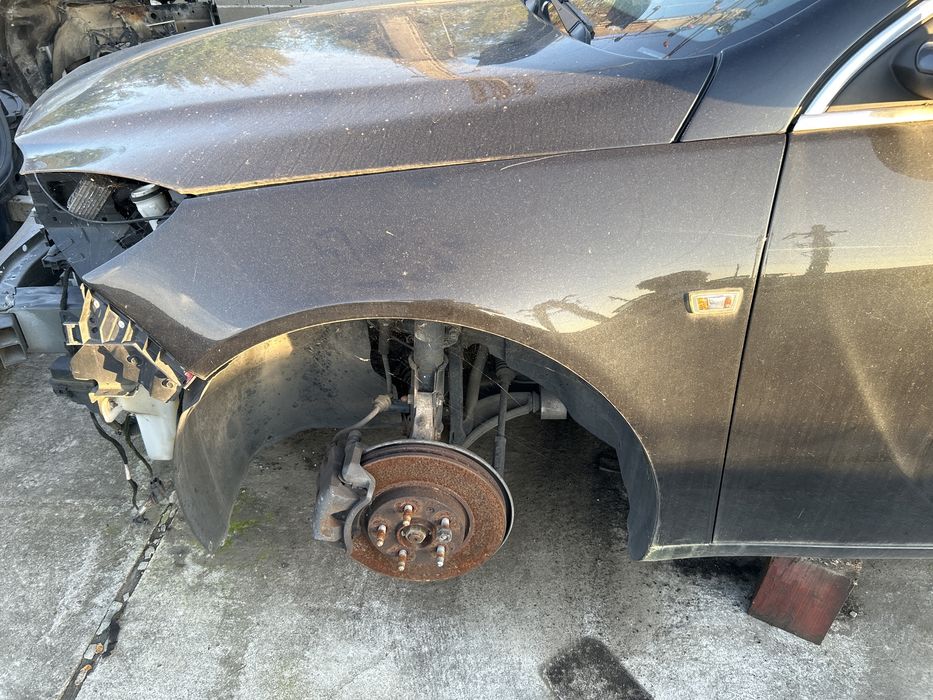 Aripa stanga dreapta opel insignia A an 2010 break culoare Z22C