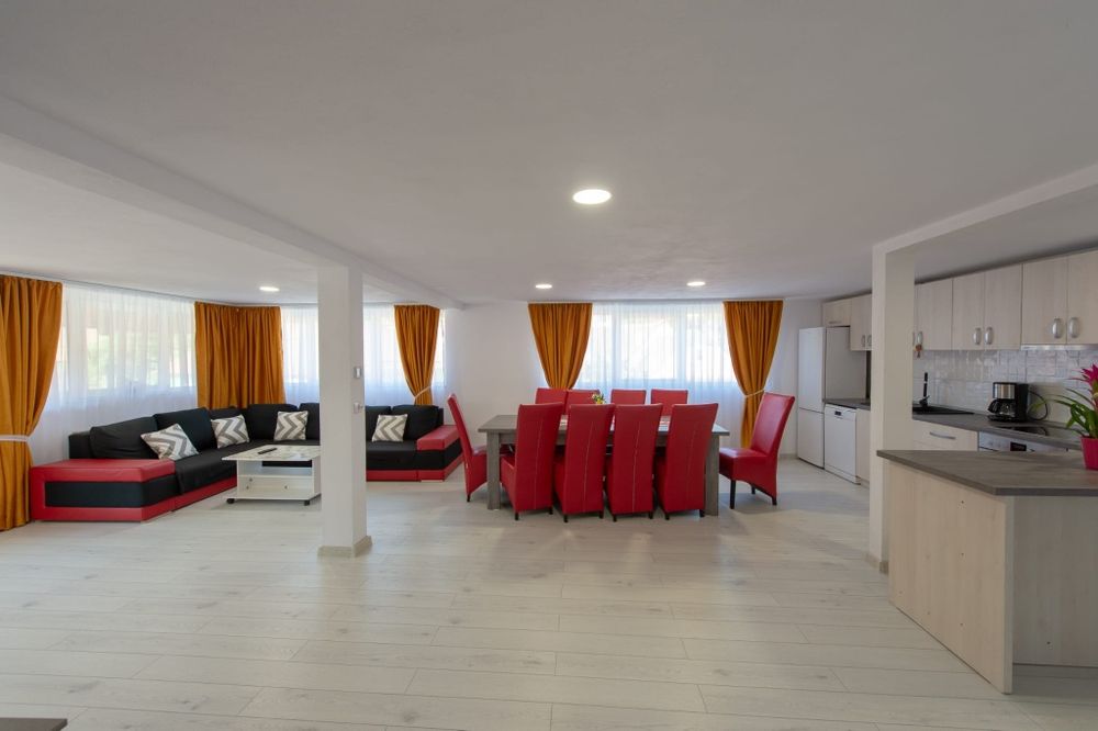 Casă de vacanță la Holbav/ 6 persoane/ 700 lei/  Brașov.