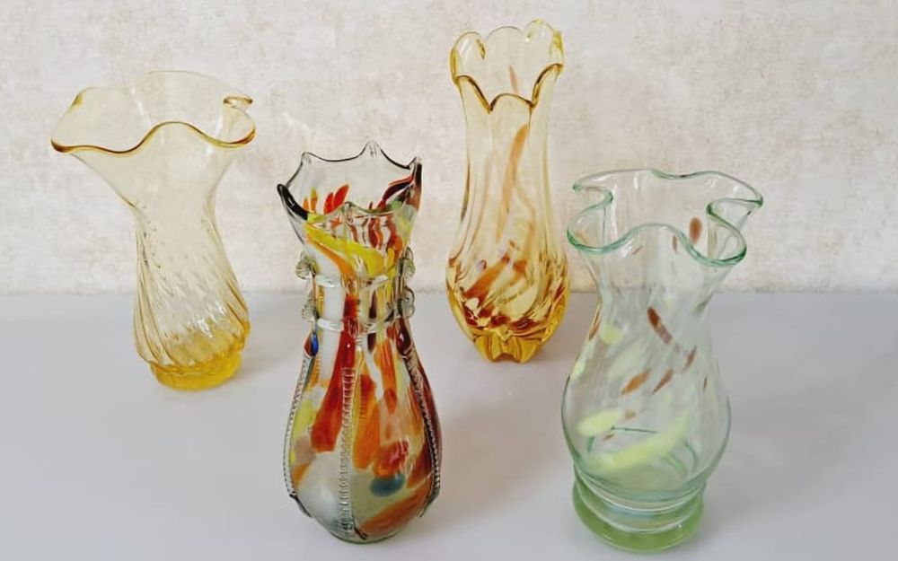 Вызы Берц  цветное стекло