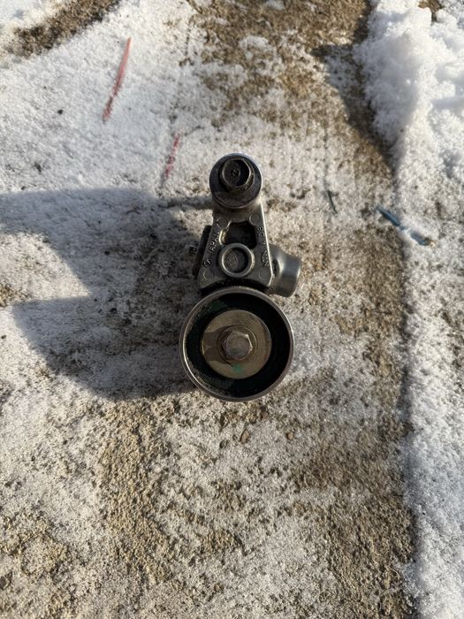 Натяжитель ремня ГРМ Субару