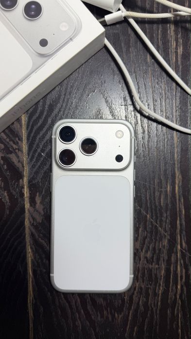 iPhone 17 Pro 256 GB Серый