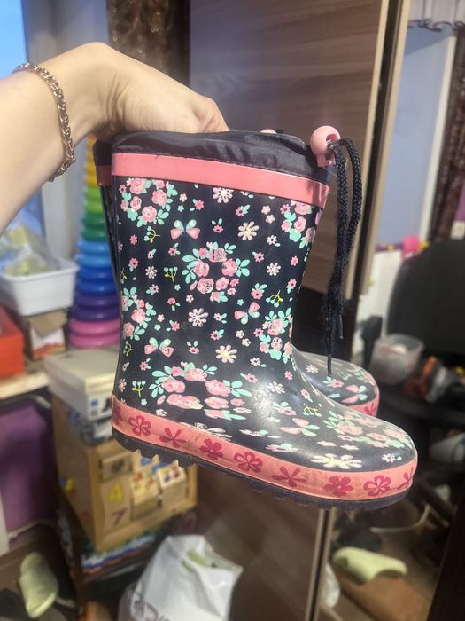 Продам резиновые сапоги размер 30