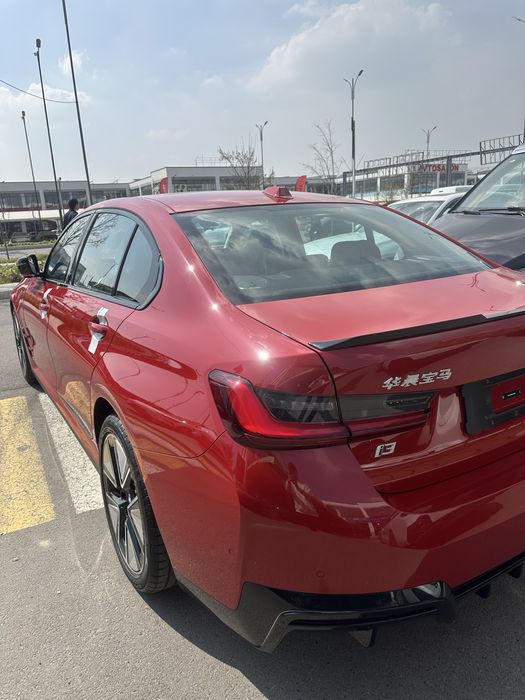 BMW i 3 L 40 2024 года выпуска