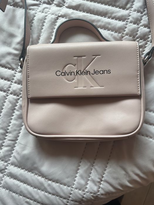 Розова чанта Calvin Klein