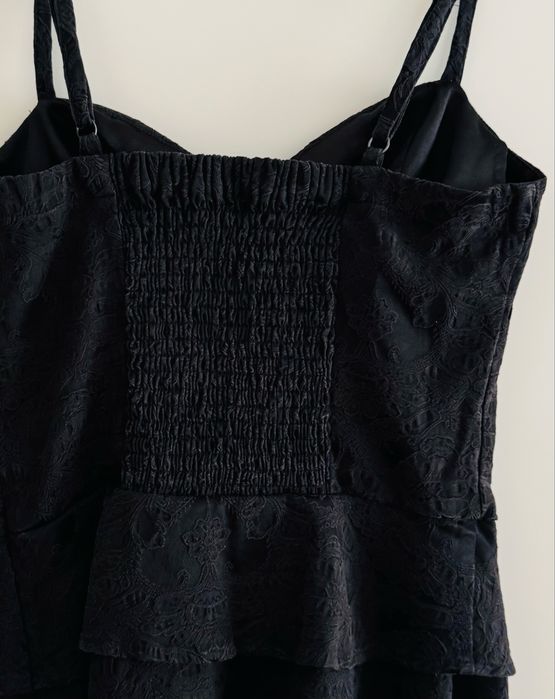 Черен топ  на Guess