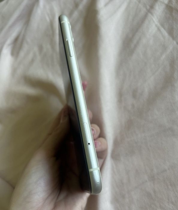 Vand iphone 11 impecabil