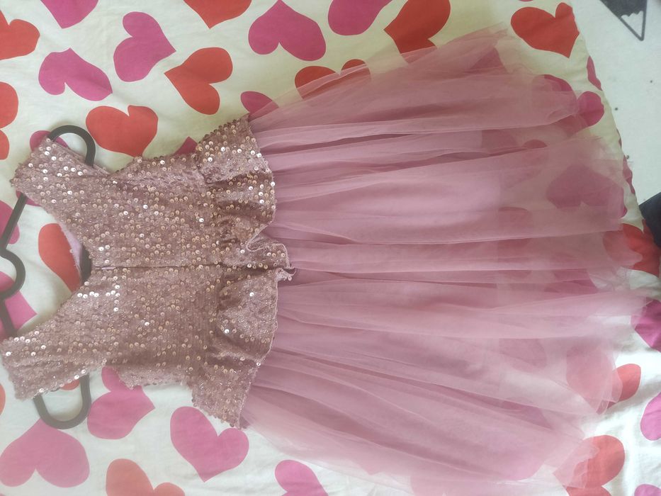 Детска рокля 7-8 години