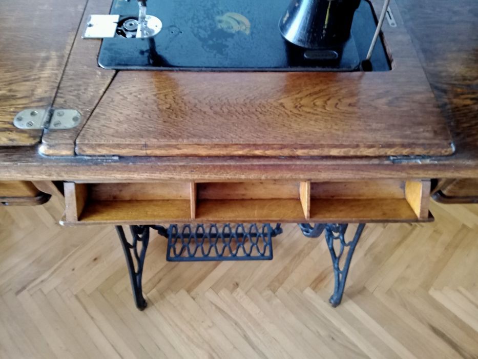 Mașină de cusut Singer  model 15