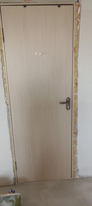 Үш есік сатылады