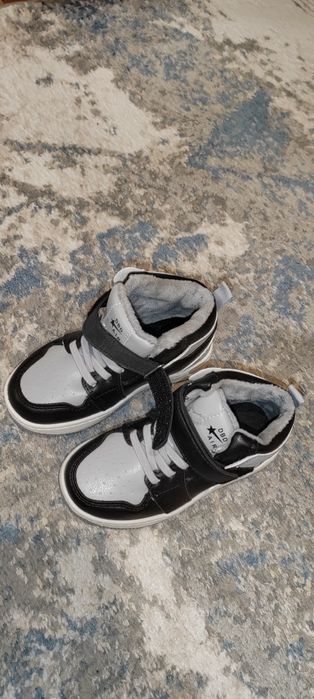 Кроссовки детские