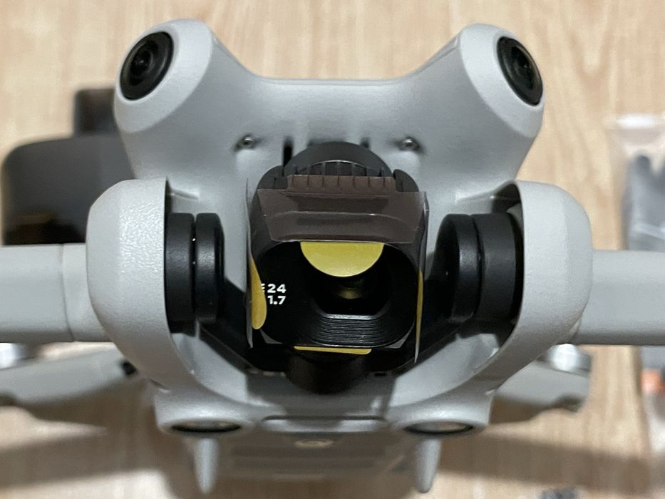 Pret FIX DJI Mini 4 Pro DRONA 4K 249g NOUA-NOUTA cu GARANTIE 17/01/2027 ...