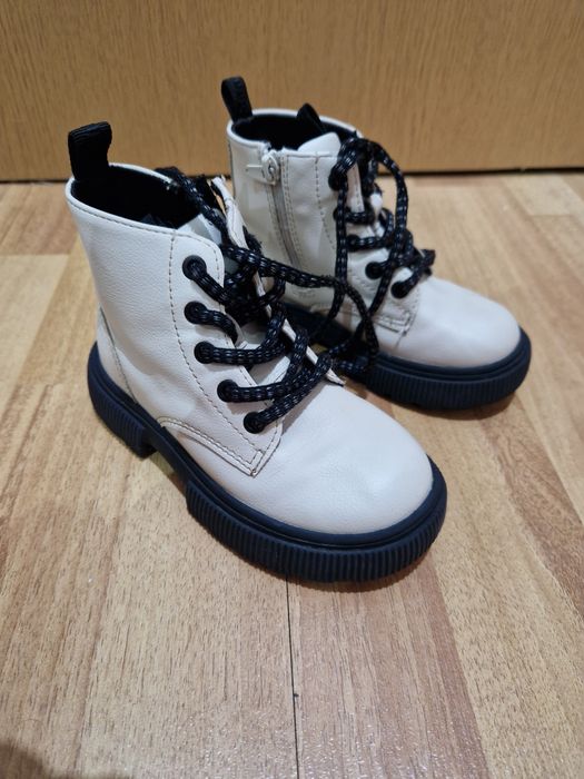 Ghete ZARA masura 23