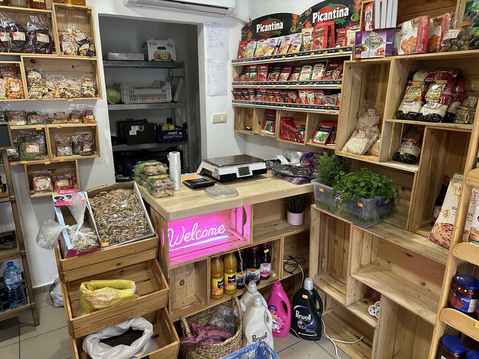 Продавам цялостно оборудване за плод и зеленчук