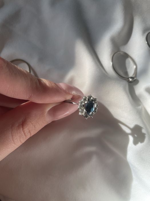 Маркови и скъпоценни пръстени с истински камъни и печати и АНТИКИ