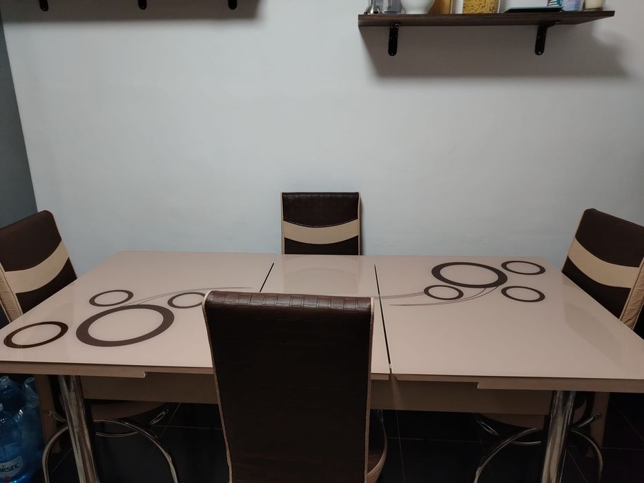 Vand masa de bucataroe ..living