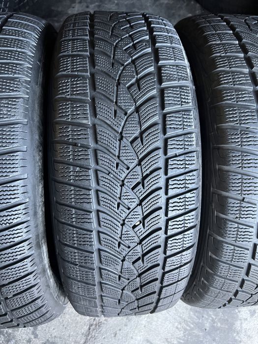 2 anvelope de iarna 235/60/18 Goodyear DOT 2021!