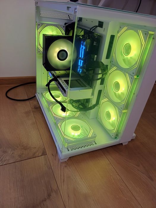 Vând PC Gaming Ryzen 7 5800x+RTX 4060+16gb DDR4