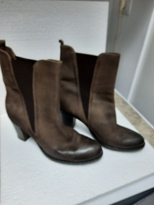 Vand cizme scurte dama  (botine ) piele naturala