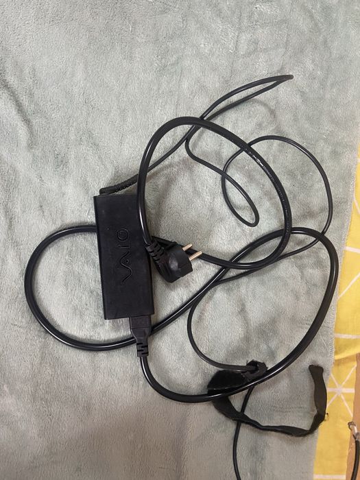 Ноут бук,гнездо не работает