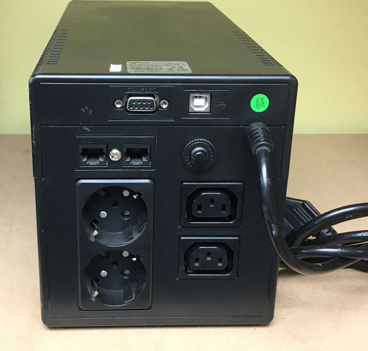 UPS Eaton 500/650VA НЗУ непрекъсваеми захранващи устройства,кабели