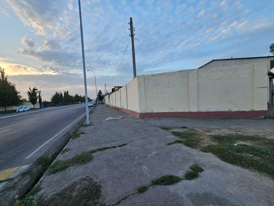 Сергели Кумарык махалляси 9.5 сотих 1 линя бизнес учун уй сотаман