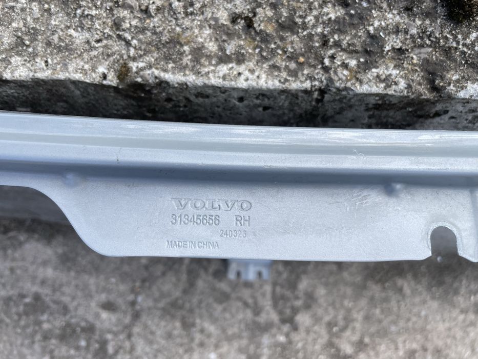 Десен калник за Volvo EX30 Волво ЕХ30  2023г-