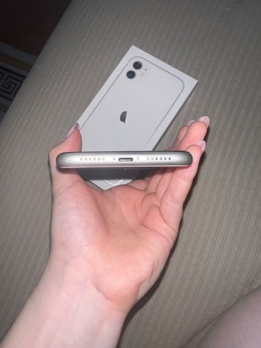 Продам iPhone 11