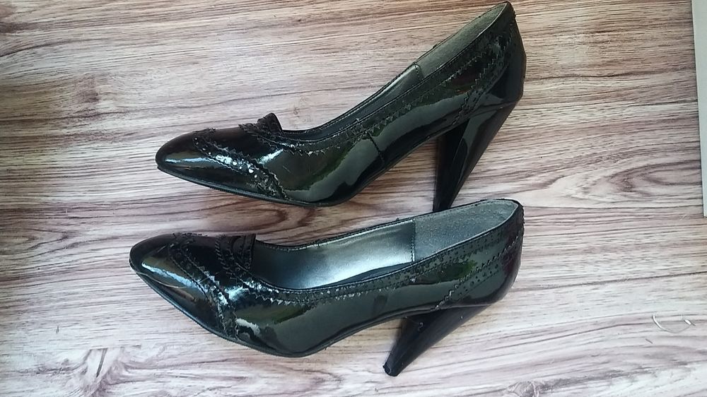 -50% Обувки кожа лак, 40 н.