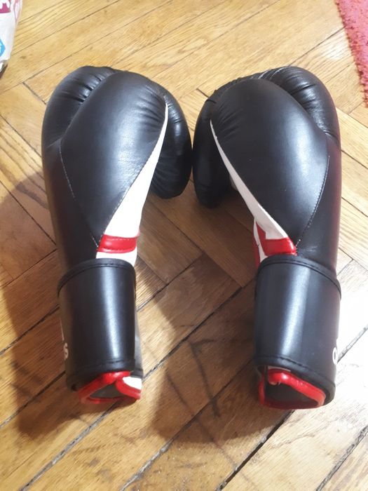 Manusi box kickbox Adidas, marime 14 OZ, sunt noi