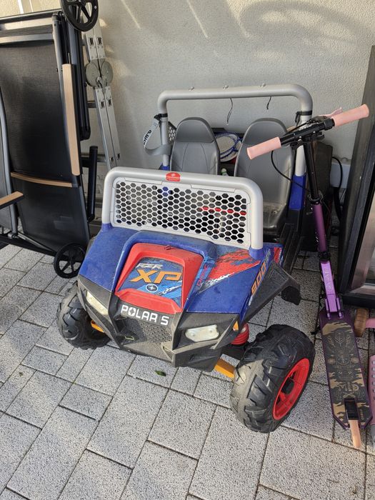 Акумулаторна количка Peg Perego